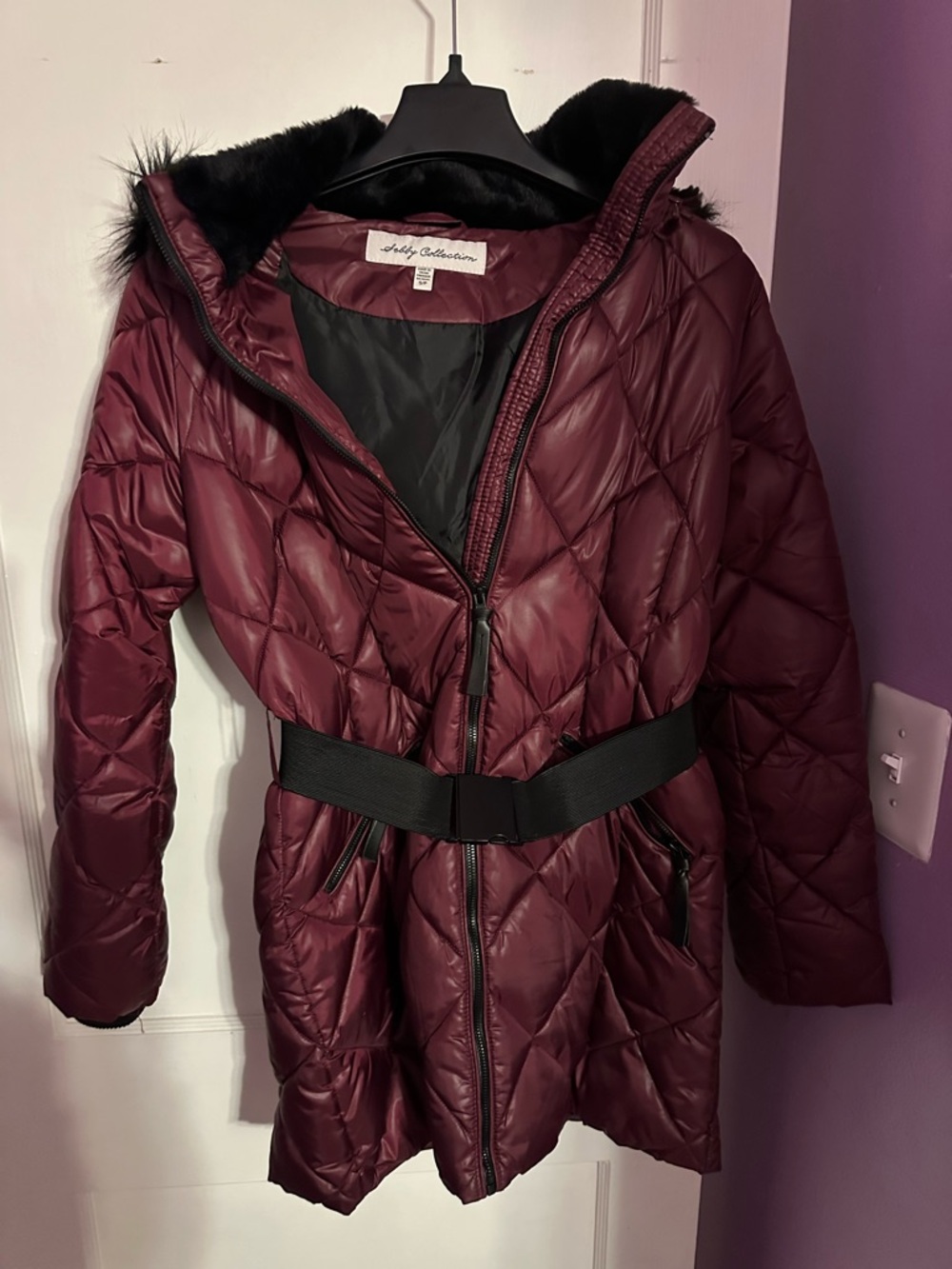 Women's Quilted Belted Puffer Coat - Burgundy